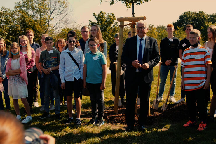 Frank-Walter Steinmeier zu Besuch bei Jugend entscheidet